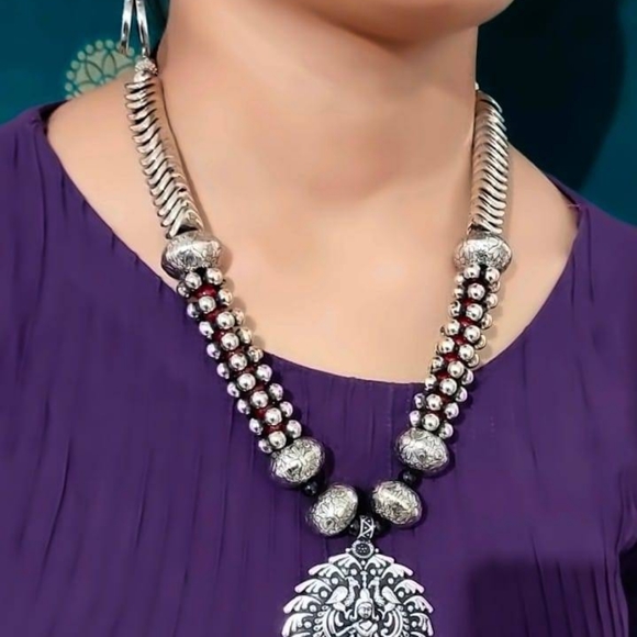 Necklace with earrings - Picture 3 of 3